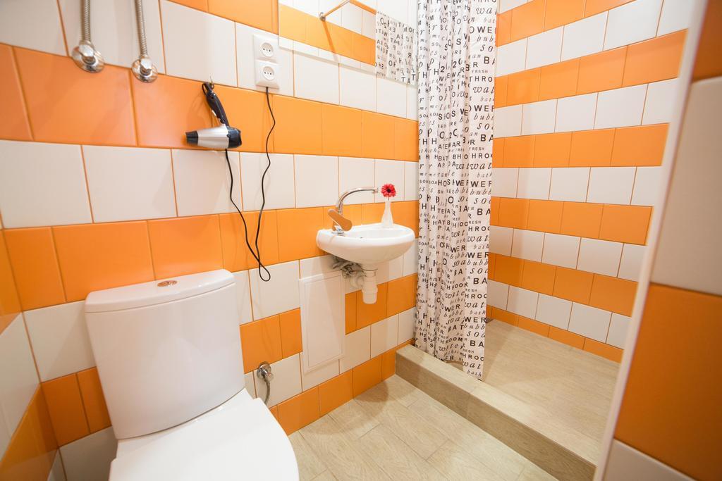 Apartment On Filatova 10/1 ลวีฟ ภายนอก รูปภาพ